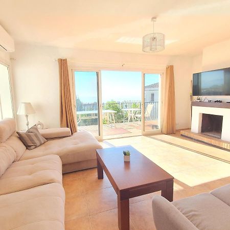 Beautiful 5 Bedroom Villa With Private Pool With Stunning Sea Views, Walking Distances To Shops Restaurants Beach Манилва Экстерьер фото