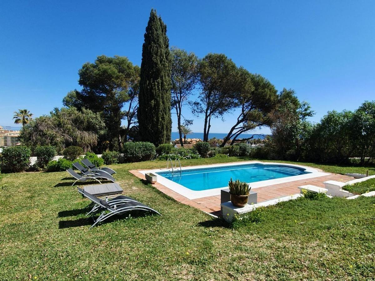 Beautiful 5 Bedroom Villa With Private Pool With Stunning Sea Views, Walking Distances To Shops Restaurants Beach Манилва Экстерьер фото